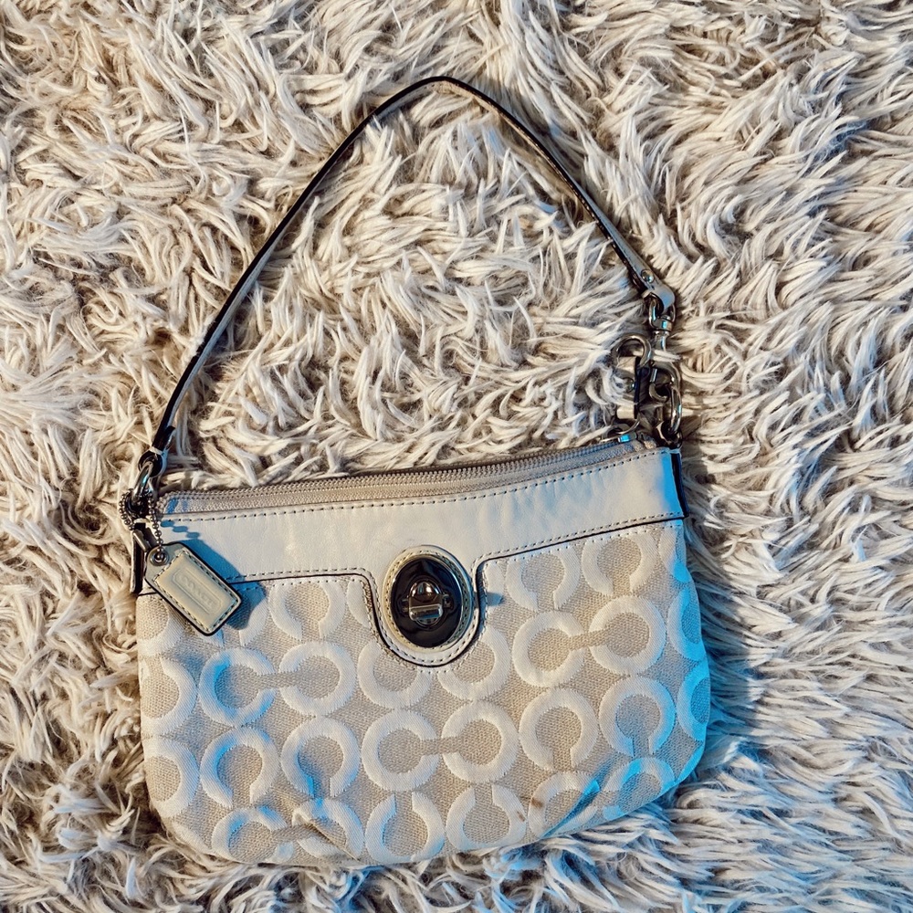Mini coach purse in cream 🍦